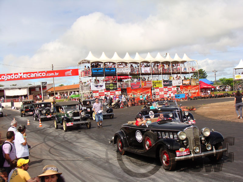 Edição 66: 3º Encontro Internacional de Carros Antigos de Cachilas