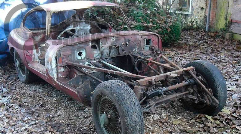 Cemitério de carros é encontrado em mina abandonada