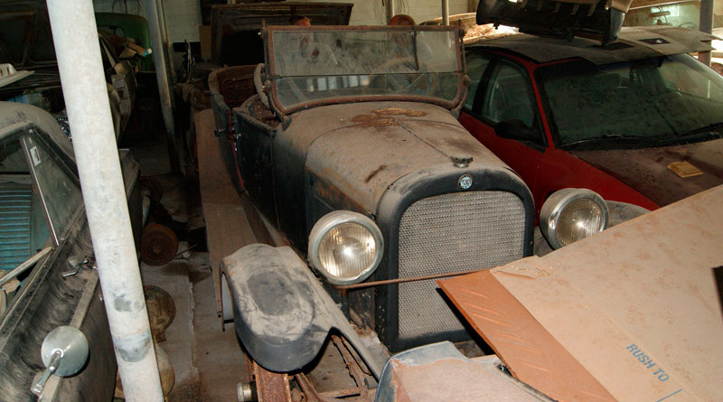 barn-find-mopars_11